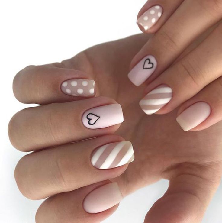 mismatched-nail-idea