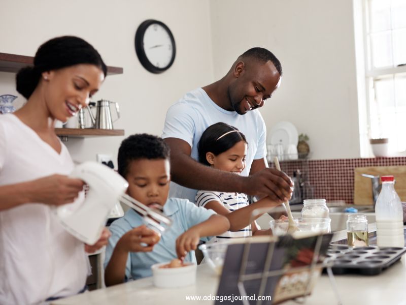 Kids-helping-in-the-kitchen