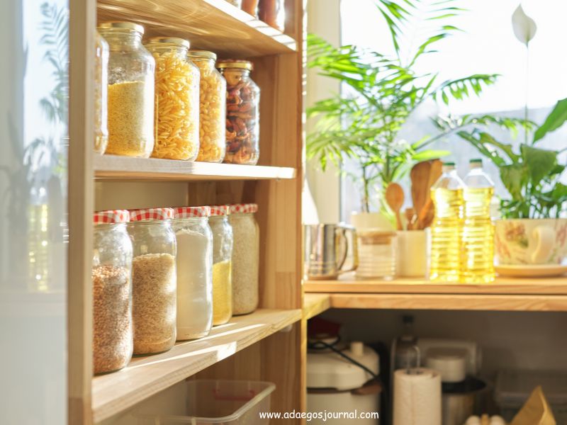 Small-kitchen-pantry-ideas