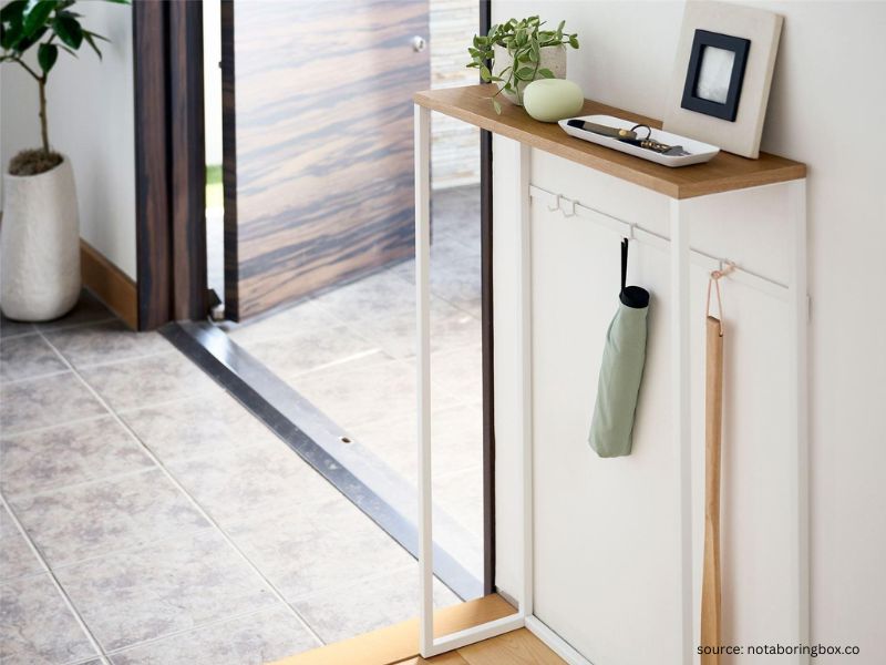 Entryway table with tray