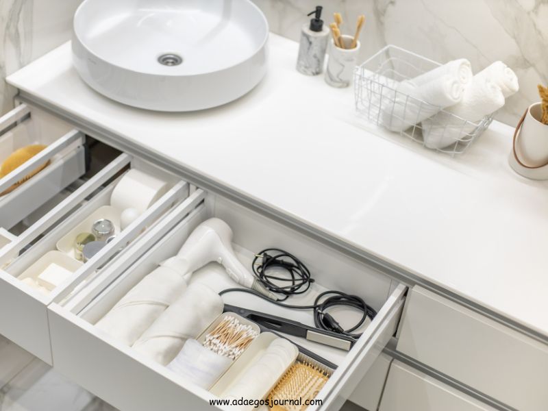 declutter bathroom